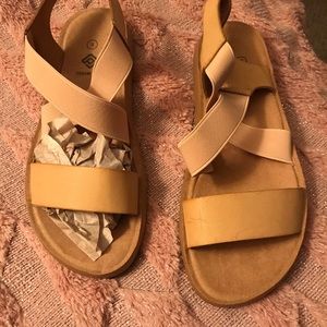 Both pairs gold an tan sold as 1